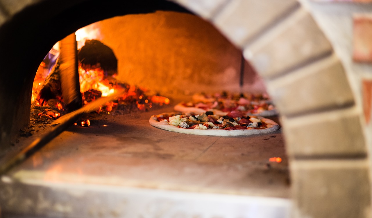 How to Build a DIY Outdoor Pizza Kitchen